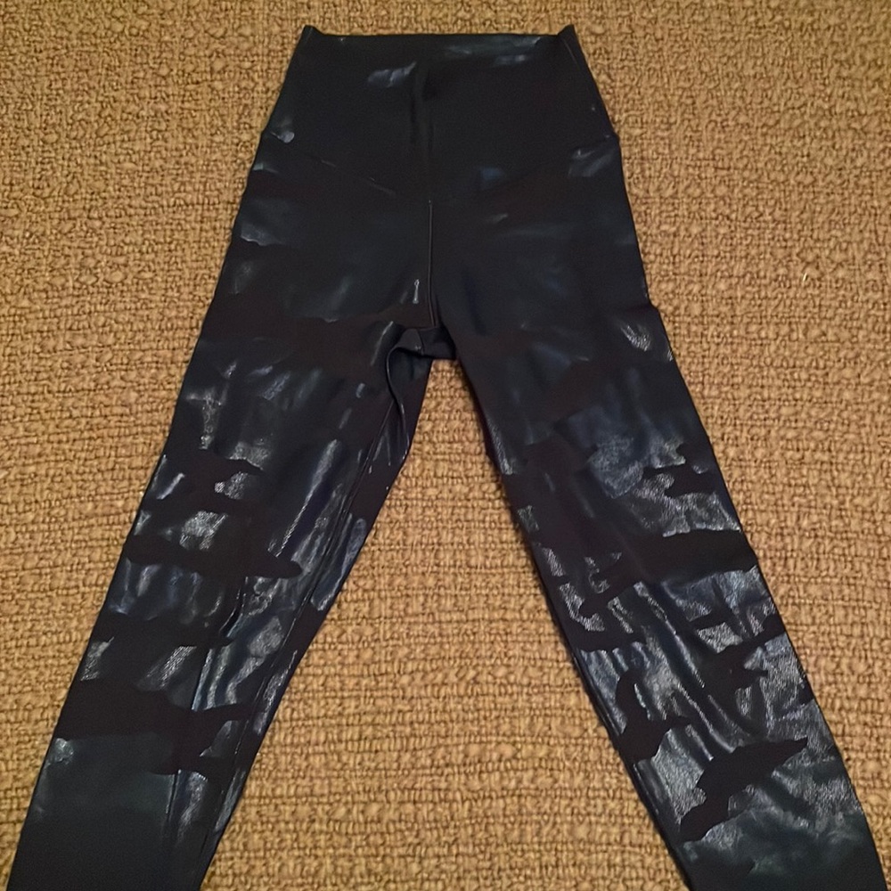 Aerie navy and black camo high rise leggings